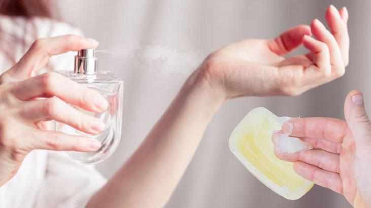 Parfüm sıktıktan sonra bu yöntemi uygulayın Tazeleme derdi yok, kalıcılığı garanti