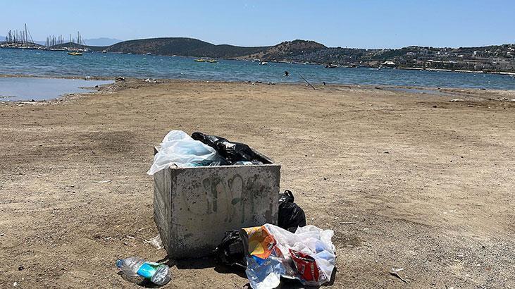 Yer: Bodrum Tatilcilerden geriye çöpleri kaldı Yer: Bodrum Tatilcilerden geriye çöpleri kaldı