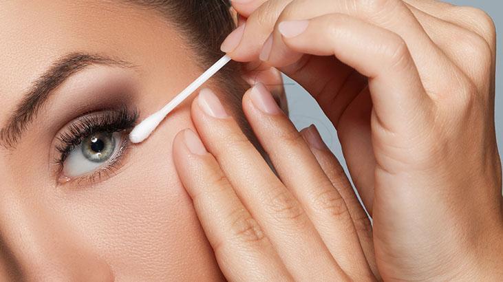 Düşük göz kapaklarını bile badem gibi yapıyor Bu makyaj tekniğiyle estetiğe gerek yok