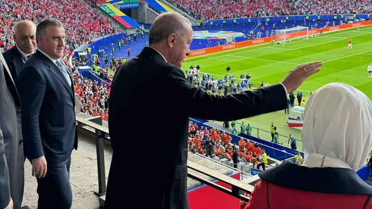 Cumhurbaşkanı Erdoğan, Berlin Olimpiyat Stadına geldi ve millileri yalnız bırakmadı