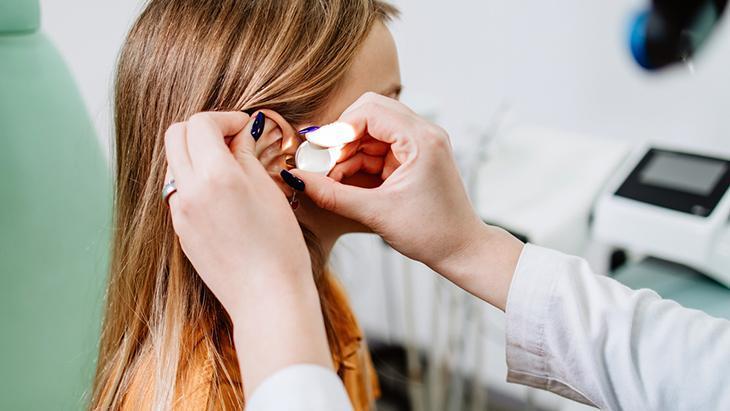 SERT BİR CİSİMLE ASLA TEMİZLEMEYİN, ÇÜNKÜ…