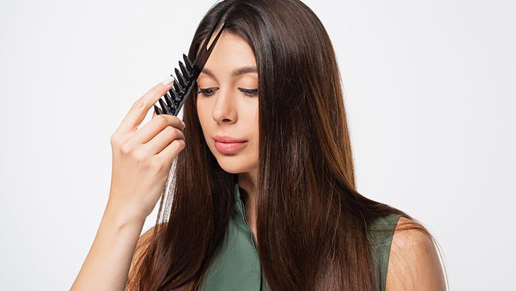 Gri saçları siyaha çeviren asırlık formül Sadece 2 malzemeyle çaresi var Gri saçları siyaha çeviren asırlık formül Sadece 2 malzemeyle çaresi var