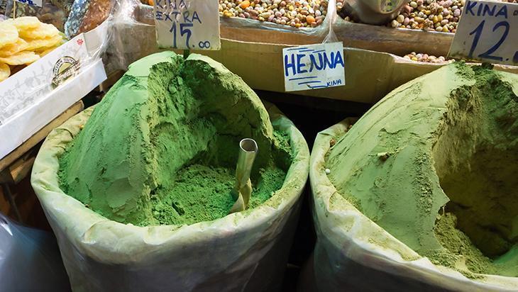 Gri saçları siyaha çeviren asırlık formül Sadece 2 malzemeyle çaresi var Gri saçları siyaha çeviren asırlık formül Sadece 2 malzemeyle çaresi var