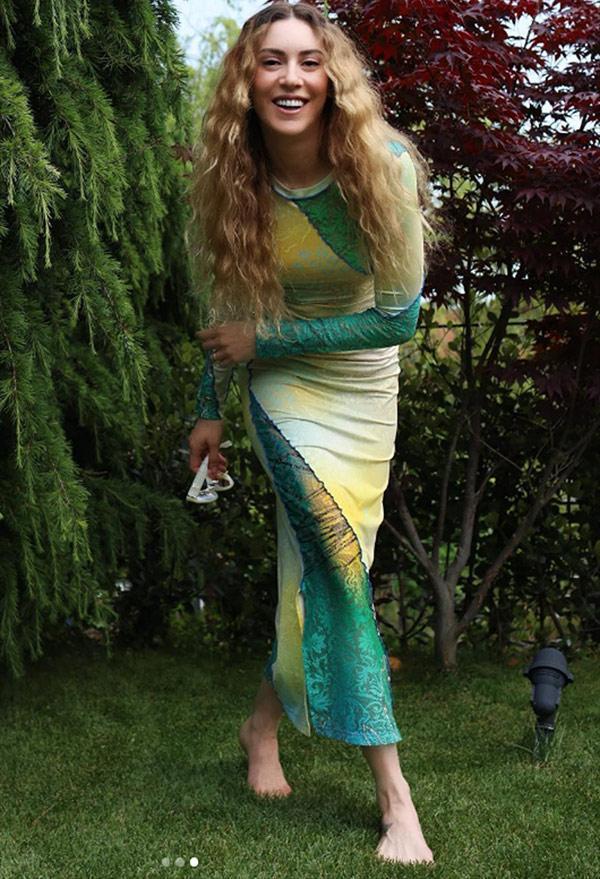 Sinem Kobal yedi y�l sonra setlere d�n�yor! ��te yeni projesi