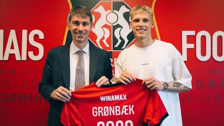 Albert Gronbaekin imza töreninden kareler