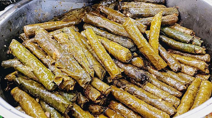 Sarmayı pişirirken tabak yerine bunu koyun Hiç dağılmıyor, lezzeti katlandıkça katlanıyor