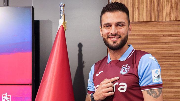 Okay Yokuşlunun imza töreninden kareler