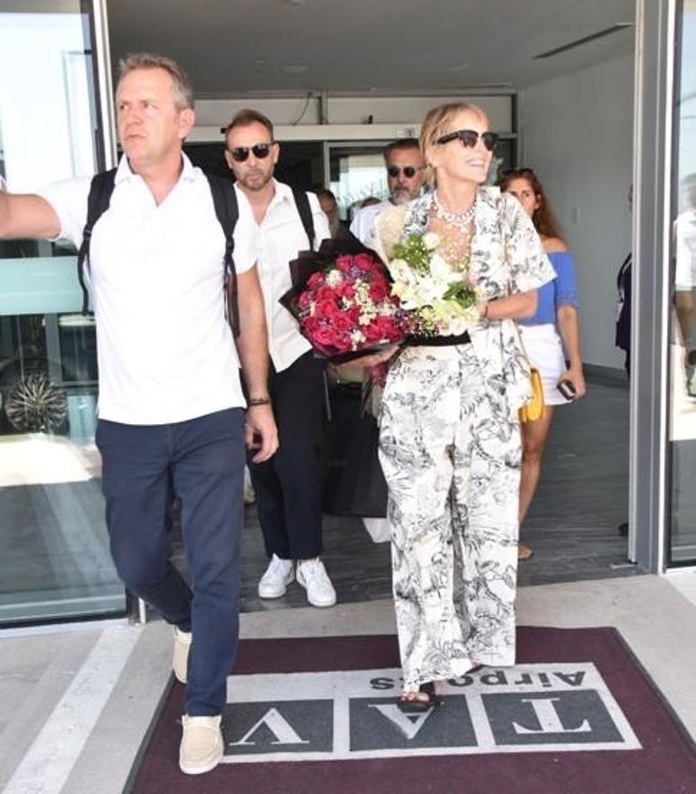 Sharon Stoneun Bodrum keyfi Saatlerce teknede kaldı