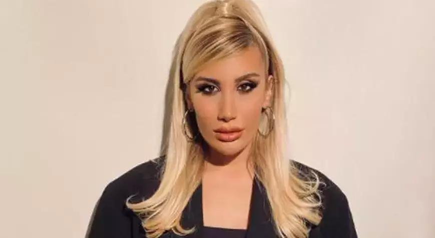 Şarkıcı 🎤 İrem Derici kimdir, kaç yaşında İrem Derici nereli İşte şarkıları ve hayatı