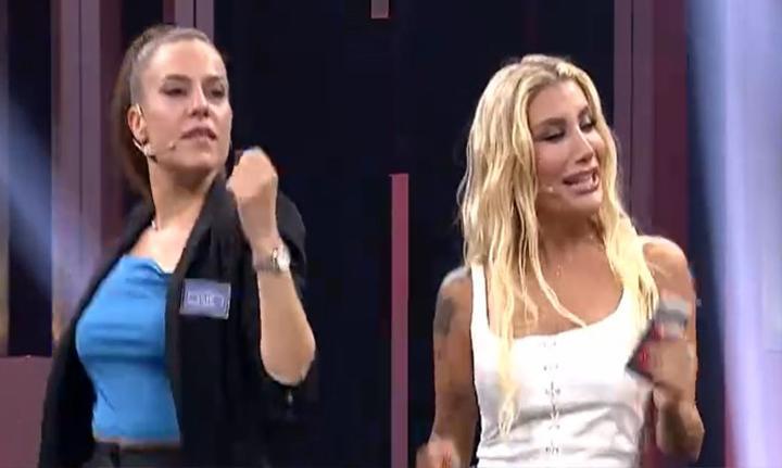 Şarkıcı 🎤 İrem Derici kimdir, kaç yaşında İrem Derici nereli İşte şarkıları ve hayatı