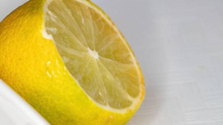 Herkes mutfakta aynı hatayı yapıyor Çekirdekleri gider tıkıyor, etkisi neredeyse sıfır Herkes mutfakta aynı hatayı yapıyor Çekirdekleri gider tıkıyor, etkisi neredeyse sıfır