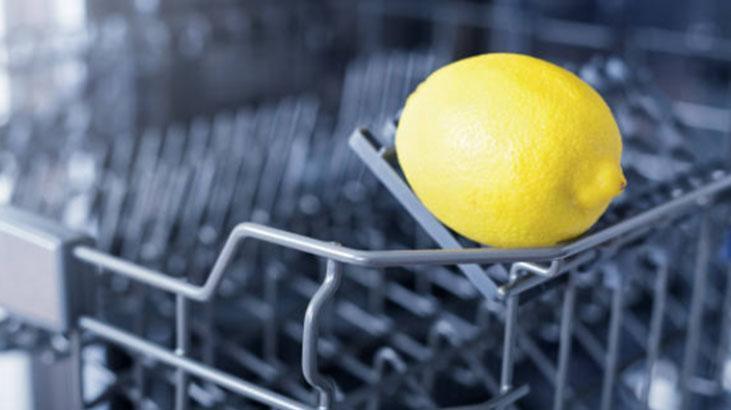 Herkes mutfakta aynı hatayı yapıyor Çekirdekleri gider tıkıyor, etkisi neredeyse sıfır Herkes mutfakta aynı hatayı yapıyor Çekirdekleri gider tıkıyor, etkisi neredeyse sıfır