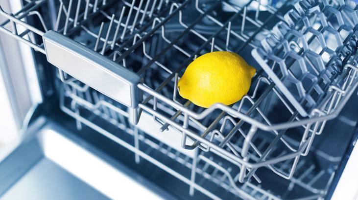 Herkes mutfakta aynı hatayı yapıyor Çekirdekleri gider tıkıyor, etkisi neredeyse sıfır Herkes mutfakta aynı hatayı yapıyor Çekirdekleri gider tıkıyor, etkisi neredeyse sıfır