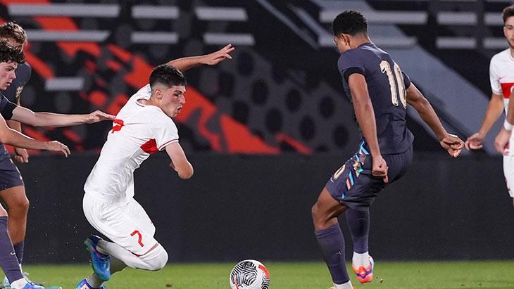 Türkiye - İngiltere maçından kareler