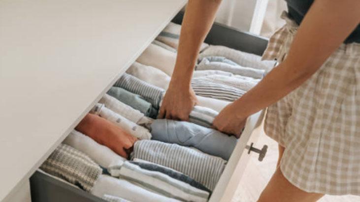 Yazlıkları kaldırırken bu hataya düşmeyin Kıyafetler eskimeden tertemiz kalacak Yazlıkları kaldırırken bu hataya düşmeyin Kıyafetler eskimeden tertemiz kalacak