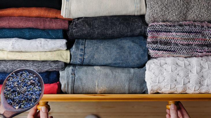 Yazlıkları kaldırırken bu hataya düşmeyin Kıyafetler eskimeden tertemiz kalacak Yazlıkları kaldırırken bu hataya düşmeyin Kıyafetler eskimeden tertemiz kalacak