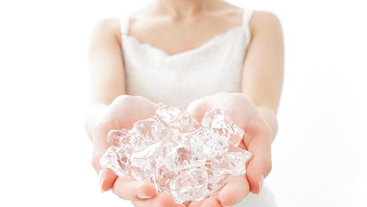 Sabahları yüzünüz şiş uyanıyorsanız işte sebebi Uyurken en az 2 yastık şart