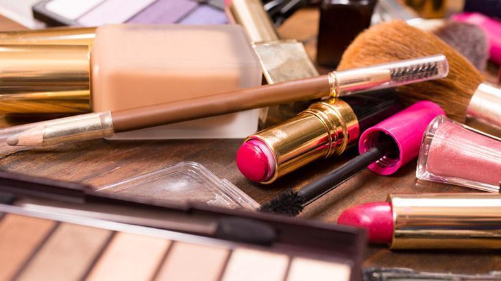 Kalem çekerken, rimel sürerken şıpır şıpır akan gözlere son Ilık su tüm sorunu çözüyor Kalem çekerken, rimel sürerken şıpır şıpır akan gözlere son Ilık su tüm sorunu çözüyor