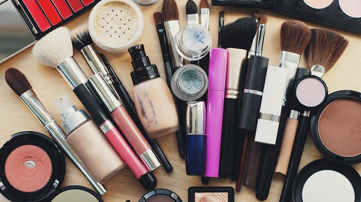 Kalem çekerken, rimel sürerken şıpır şıpır akan gözlere son Ilık su tüm sorunu çözüyor Kalem çekerken, rimel sürerken şıpır şıpır akan gözlere son Ilık su tüm sorunu çözüyor