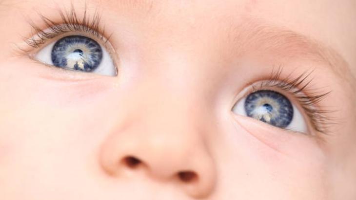 YAŞLA BİRLİKTE DEĞİŞEN GÖZ RENKLERİ