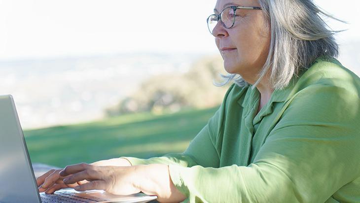 Beyaz saç telleri canınızı sıkmasın Boyadan daha etkili, çözüm siyah çaydaymış