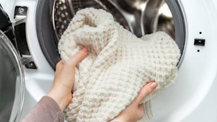 Çeken kazaklar bu taktikle kurtulacak Meğer çok basitmiş, saç kremi işi bitiriyor Çeken kazaklar bu taktikle kurtulacak Meğer çok basitmiş, saç kremi işi bitiriyor