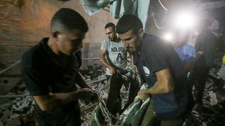 İsrail, Gazzede bir camiyi hedef aldı Ölü ve yaralılar var