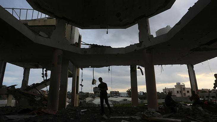 İsrail, Gazzede bir camiyi hedef aldı Ölü ve yaralılar var