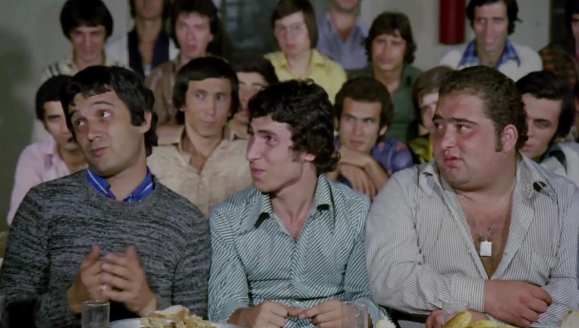 HABABAM SINIFI SINIFTA KALDI KONUSU