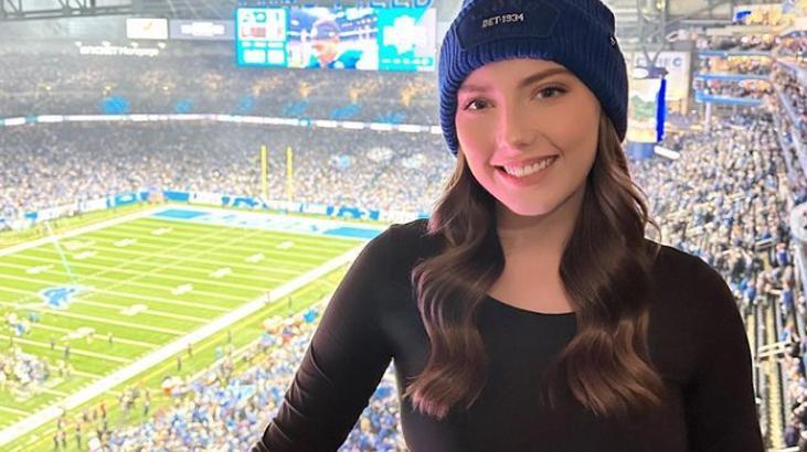 Dünyaca ünlü şarkıcı Eminem dede olacağını duyurmuştu Kızı meğerce aylarca saklamış Dünyaca ünlü şarkıcı Eminem dede olacağını duyurmuştu Kızı meğerce aylarca saklamış