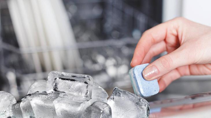 Buz kalıbında makine tableti! Sıfır kimyasalın formülü, bulaşıklar kaymak gibi oluyor - Püf Noktası
