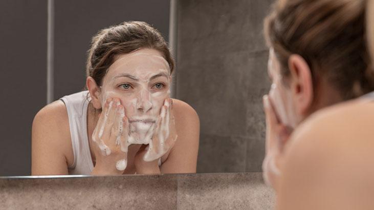 Sihirli formül zencefil-havuç-elma Bağırsakları yıkayıp yüzü ay gibi parlatıyor