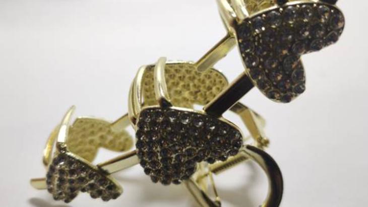 SERT SAÇ AKSESUARLARI