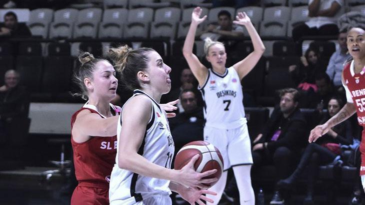 Beşiktaş - Benfica maçından kareler