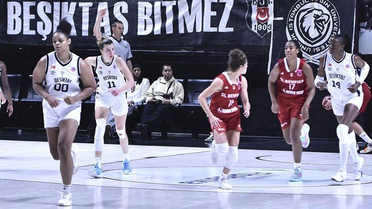 Beşiktaş - Benfica maçından kareler