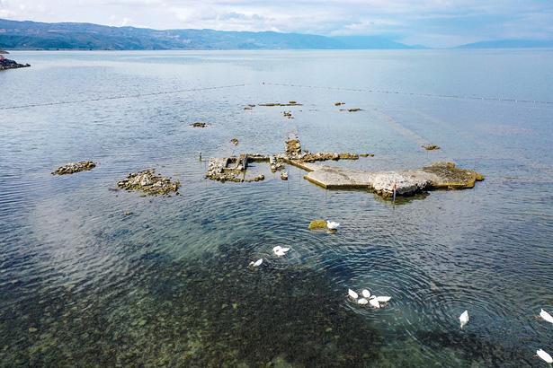 EFES STATÜSÜNE GELEREK ADINI DÜNYAYA DUYURACAK