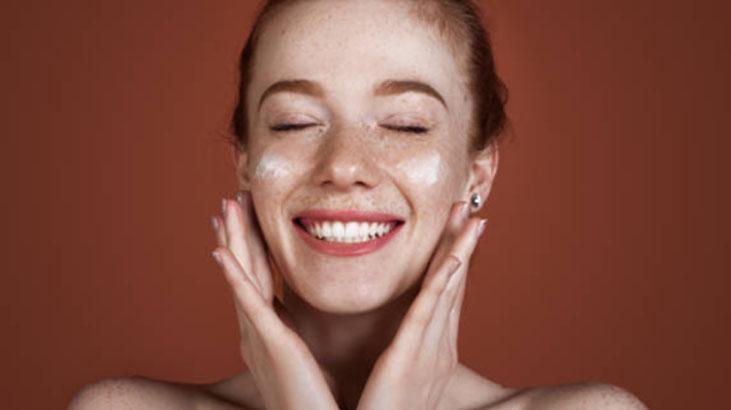 İnce kırışıklıkları tık diye açan kayısı kürü Ütü etkisi var, 10 yıl gençleştiriyor