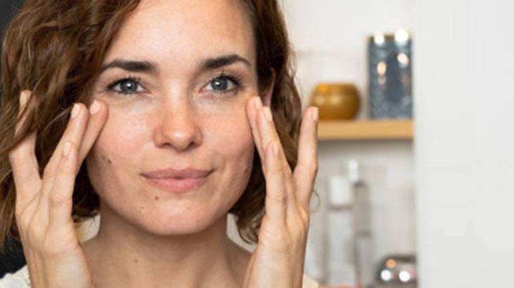 Japonlar vazgeçemiyor, bebeksi cildin anahtarı Lekeler süt dökülmüş gibi açılıyor