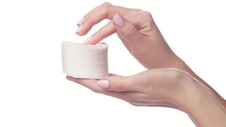 Aseton deyip geçmeyin Çıkarmadığı tek bir leke bile yok Aseton deyip geçmeyin Çıkarmadığı tek bir leke bile yok