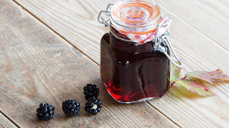 Aseton deyip geçmeyin Çıkarmadığı tek bir leke bile yok Aseton deyip geçmeyin Çıkarmadığı tek bir leke bile yok