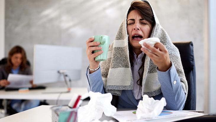 ELLER HİÇ MASUM DEĞİL ELLER HİÇ MASUM DEĞİL