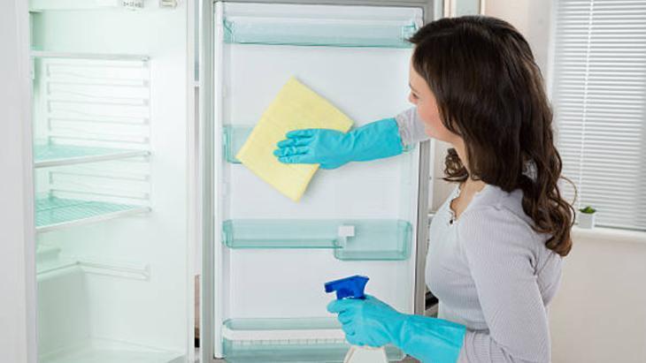 DERİN DONDURUCUYU BOŞALTIN