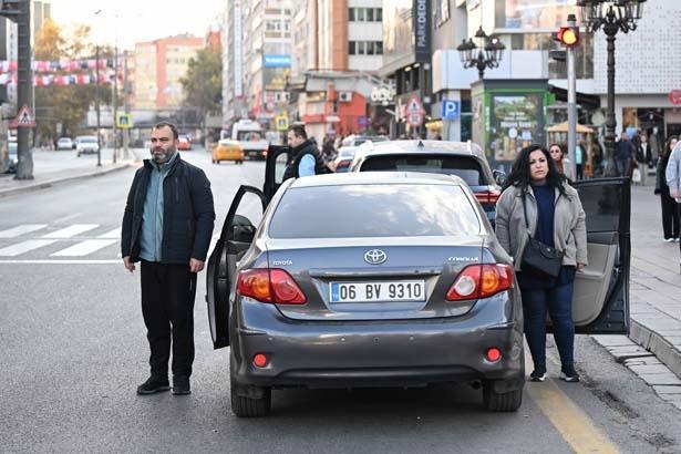 Türkiye Atasını andı... Saat 9u 5 geçe hayat 1 dakikalığına durdu