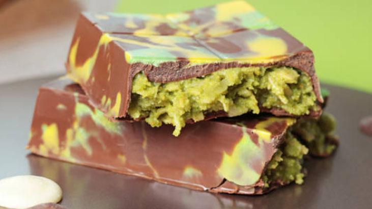 Canan Karataydan Dubai çikolatasına sert uyarı Hepsi zehir, yesinler kanser olsunlar