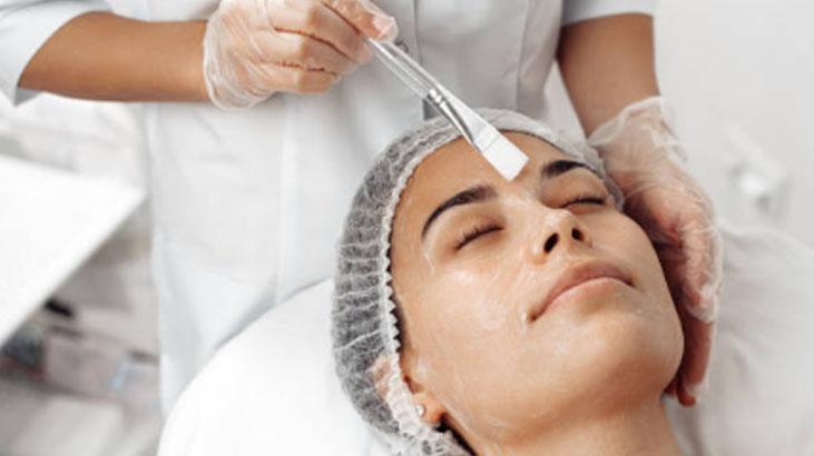 Ağaç çatlaklarından sızıyor, kokusu keskin ama faydası çok Doğal cilt yenileyici