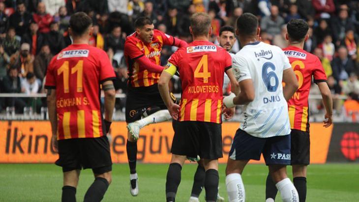 Kayserispor - Fenerbahçe maçından kareler