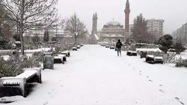 SON DAKİKA KAR TATİLİ OLAN İL VE İLÇELER ☃ 25 Kasım Pazartesi (Bugün) hangi il ve ilçelerde okullar tatil edildi İşte kar tatili olan il ve ilçeler...