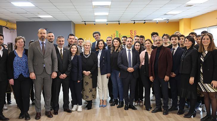 Demirören Medya Lisesi’nden anlamlı Öğretmenler Günü etkinliği