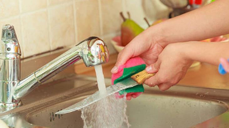 Körelen bıçakları jilet gibi keskinleştiren yöntem Soğanın üstüne dökün, sonuç harika