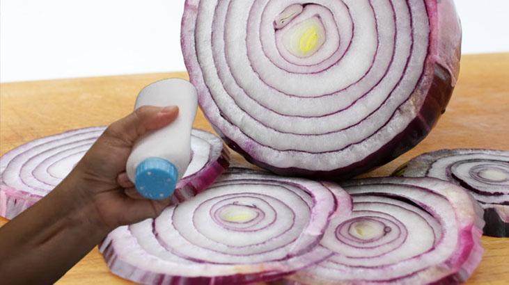 Körelen bıçakları jilet gibi keskinleştiren yöntem Soğanın üstüne dökün, sonuç harika